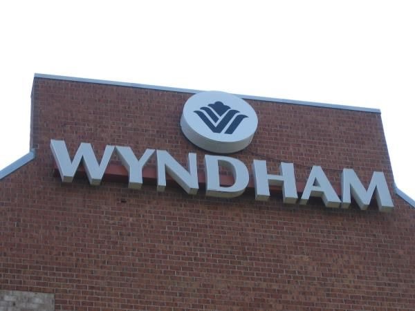 CL021 - Custom Channel Letters for Hospitality & Lodging 