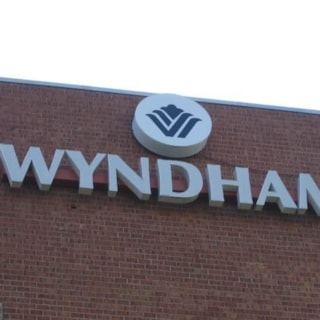 CL021 - Custom Channel Letters for Hospitality & Lodging