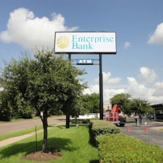 IPS007 - Custom Illuminated Pylon Sign for Banking & Finance