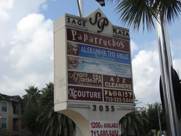 IPS008 - Custom Illuminated Pylon Sign for Retail