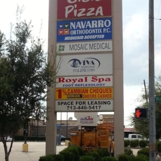 IPS011 - Custom Illuminated Pylon Sign for Retail