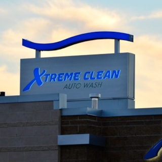 ips036 - illuminated-signage-illuminated-pylon-signs-affiliatename-ips036