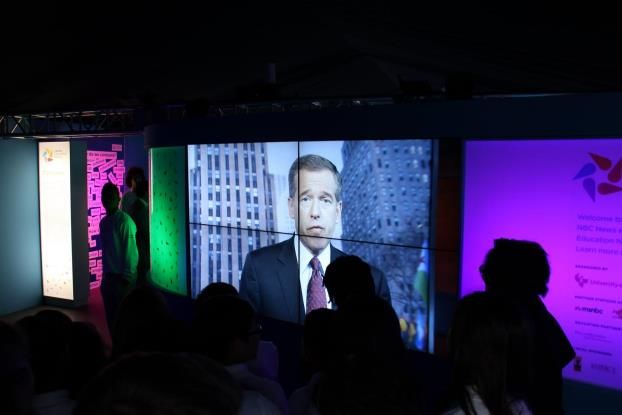 LB008 - Custom Lightbox for Event Planning 