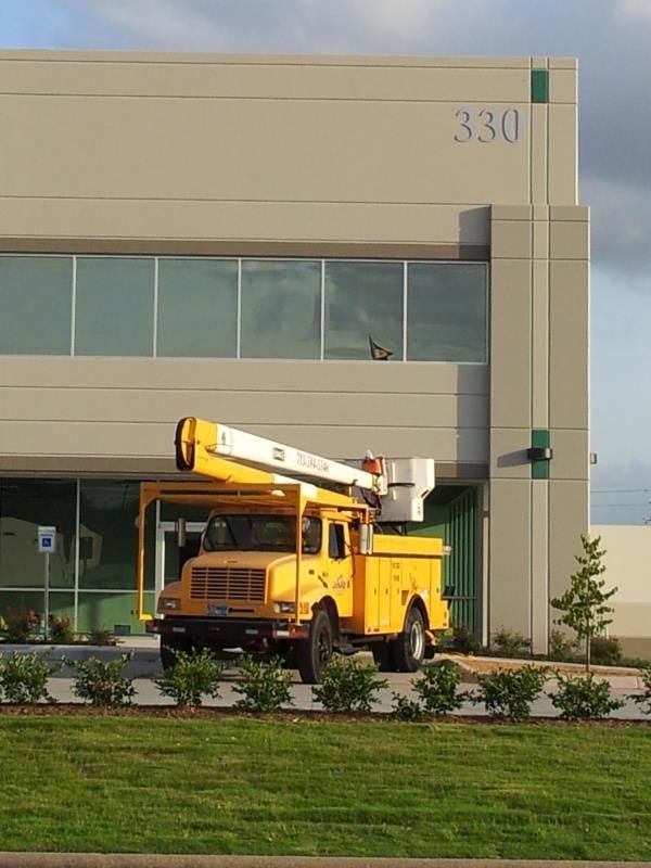 SI007 - Sign Installation