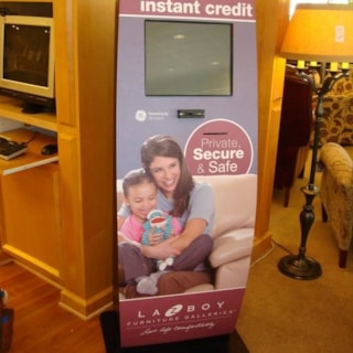 KIO015 - Custom Kiosk for Retail