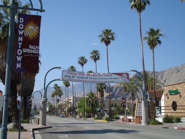 PB014 - Custom Boulevard Banner for Government