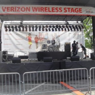 MESH004 - Custom Mesh Banner for Entertainment