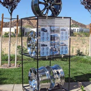 DC008 - Custom Display Case for Retail