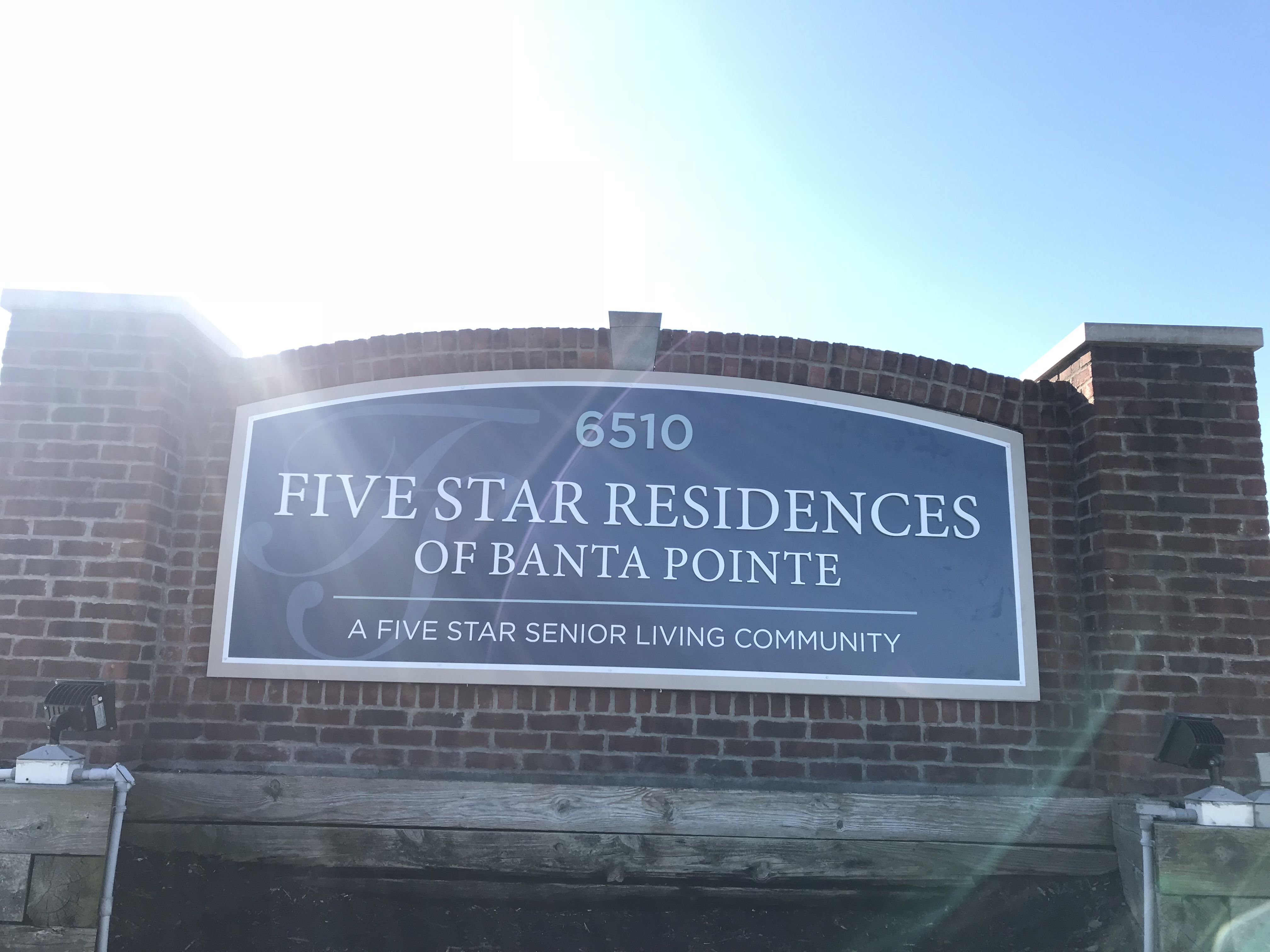 Metal Signs in Five Star Residences in Indianapolis,IN