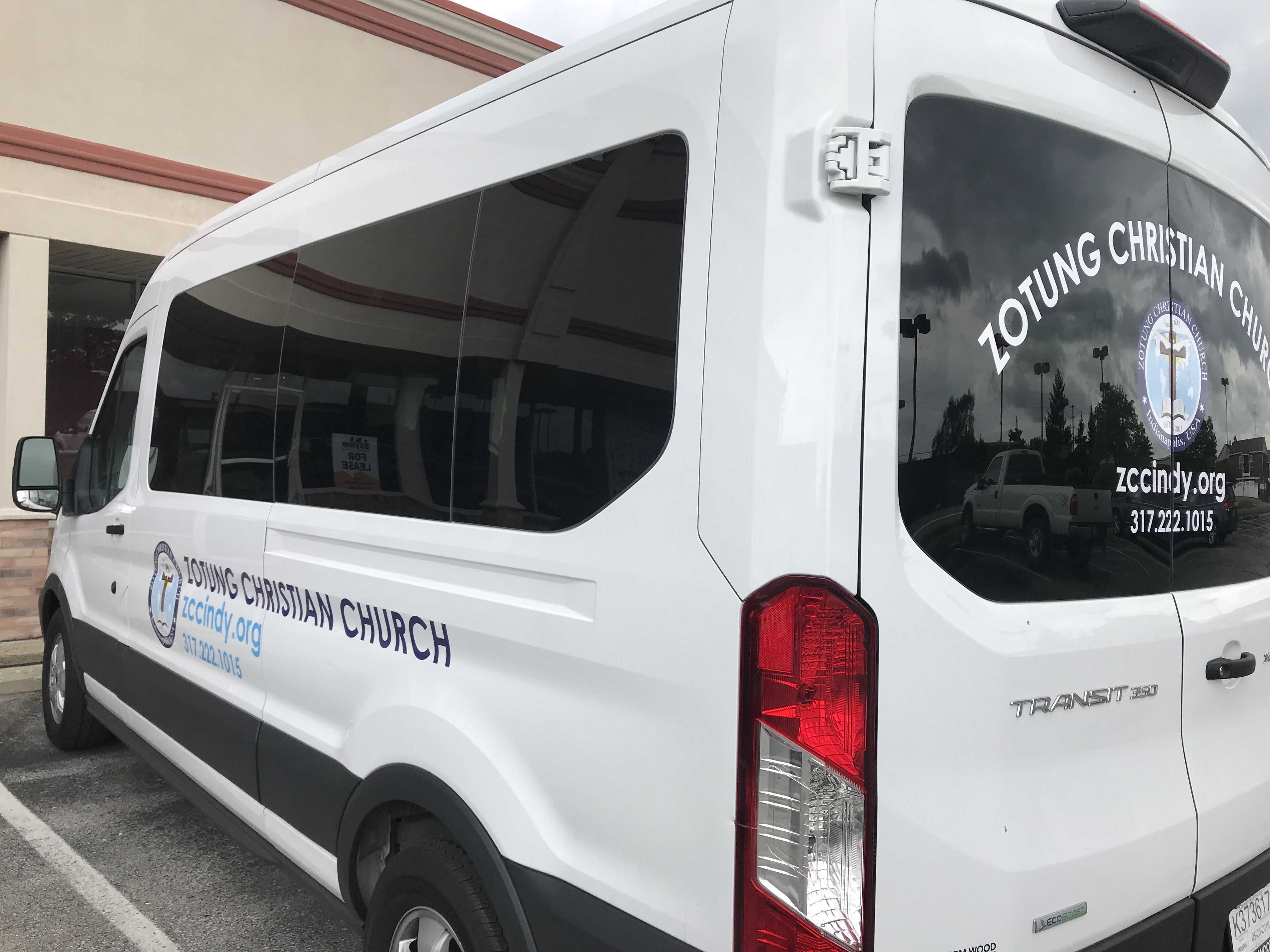 Van Lettering, decal installation 