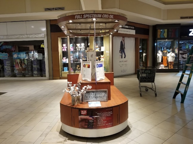 Mall Kiosk Graphics for Zilis CBD Oil in Greenwood Park Mall in Greenwood, IN