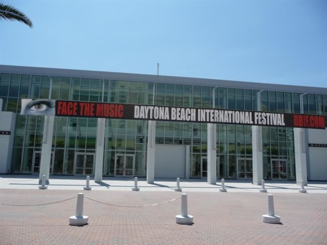 100 wide Event Banner