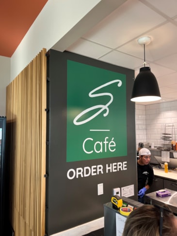 Wall Murals & Graphics