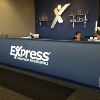 - Image360-Burlington-WA-ReceptionDesk-Graphics-Vinyl-ExpressEmploymentProfessionals-MountVernon, WA