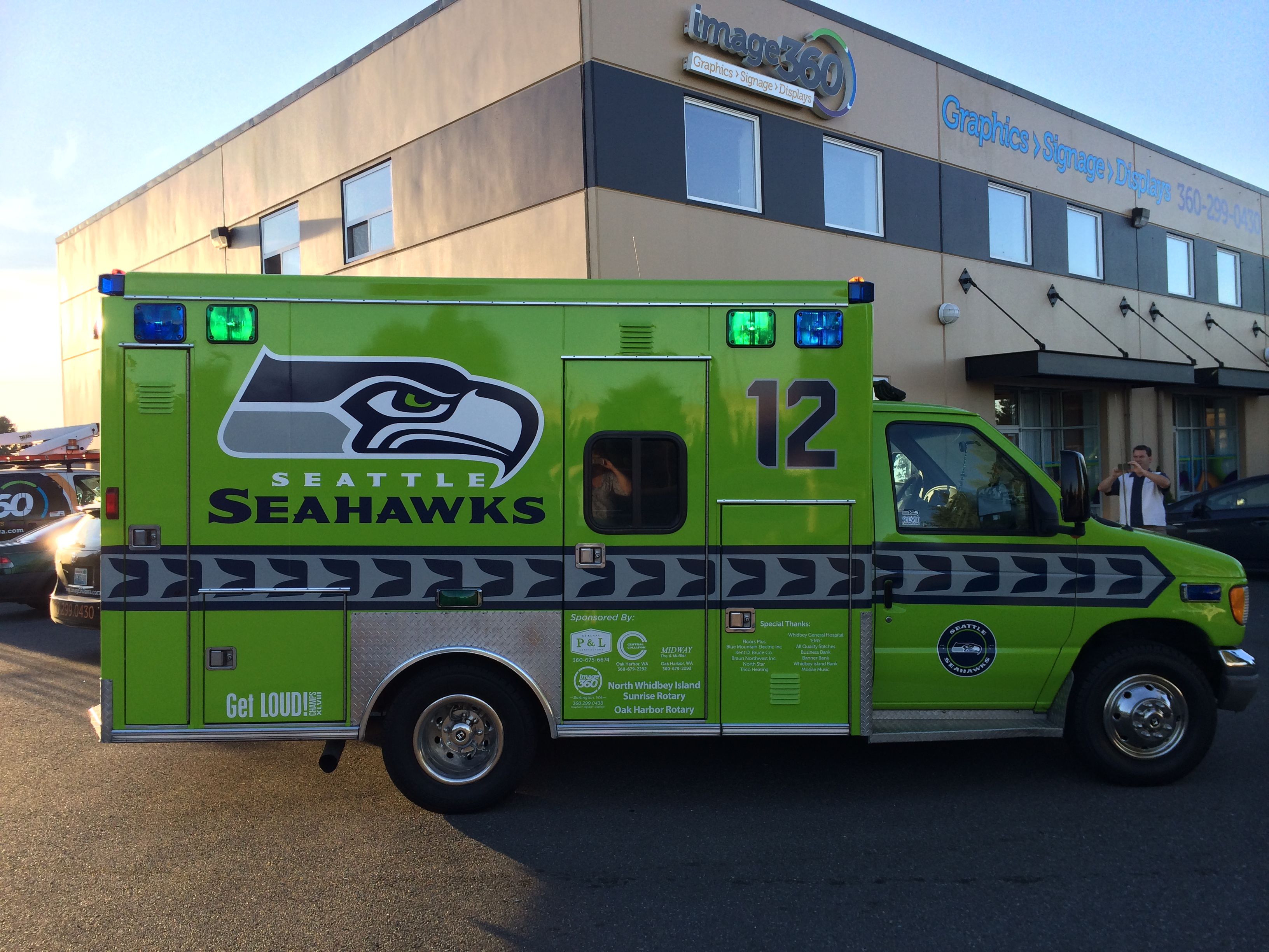seahawks-vehicle graphics-fanbulance-12-go hawks-fan graphics-football