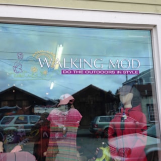 - Custom Grapics - Window Graphics - Walking Mod - La Conner, WA