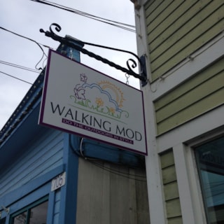 - Architectural Signage - Bracket Sign - Walking Mod - La Conner, WA