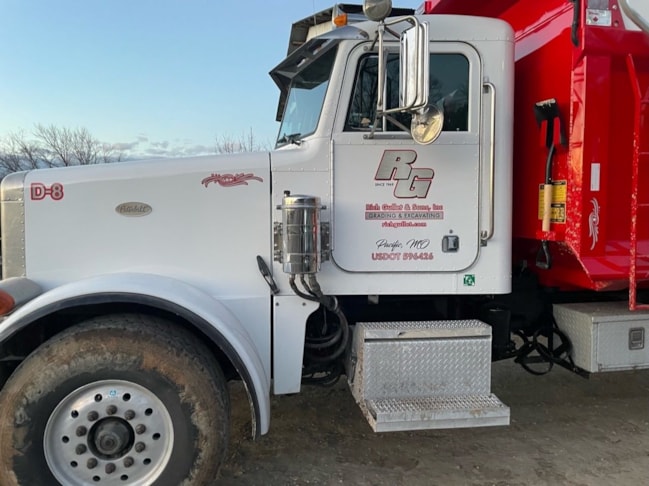 Vehicle Graphics & Lettering