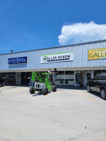 Custom Decals, Wraps & Lettering