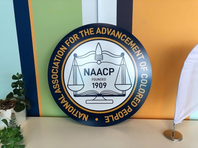 3D Signs & Dimensional Letters & Logos