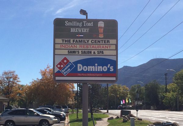  - Image360-Colorado-Springs-CO-Illuminated-Pylon-Signage-Restaurant-Smiling-Toad-Brewery