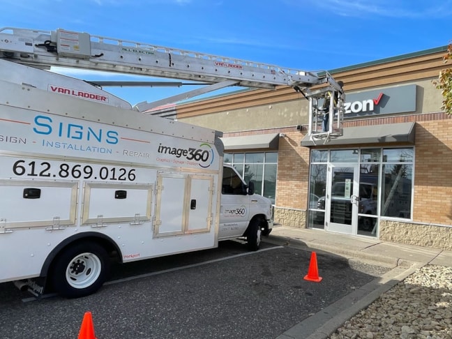 3D Signs & Dimensional Letters