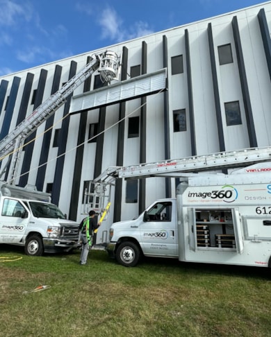 3D Signs & Dimensional Letters