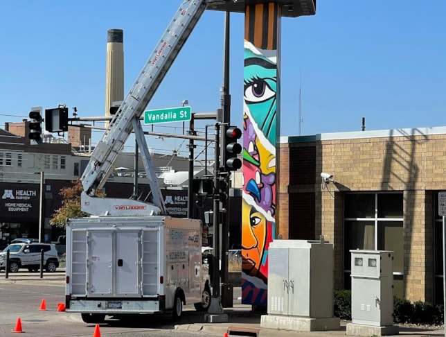 Wall Murals & Graphics