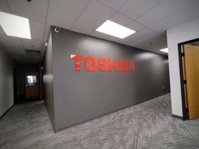 Wall Murals & Graphics