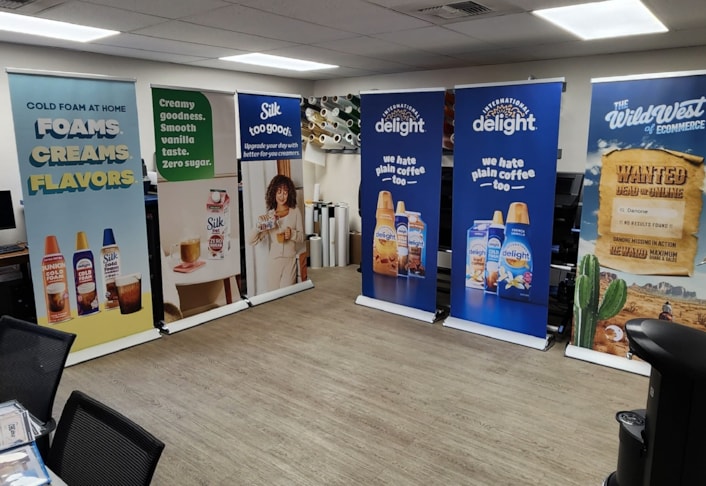Retractable Banner Stands
