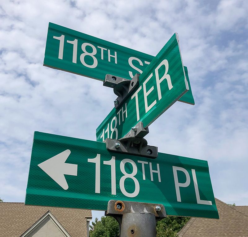 Exterior Reflective Street Signs for the Villas of Tamarind in Overland Park, Kansas