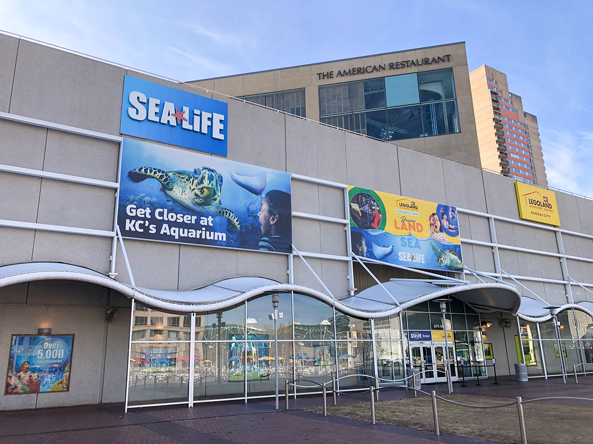 Exterior Vinyl Outdoor Vinyl Banners for Legoland and SeaLife in Kansas City, Missouri