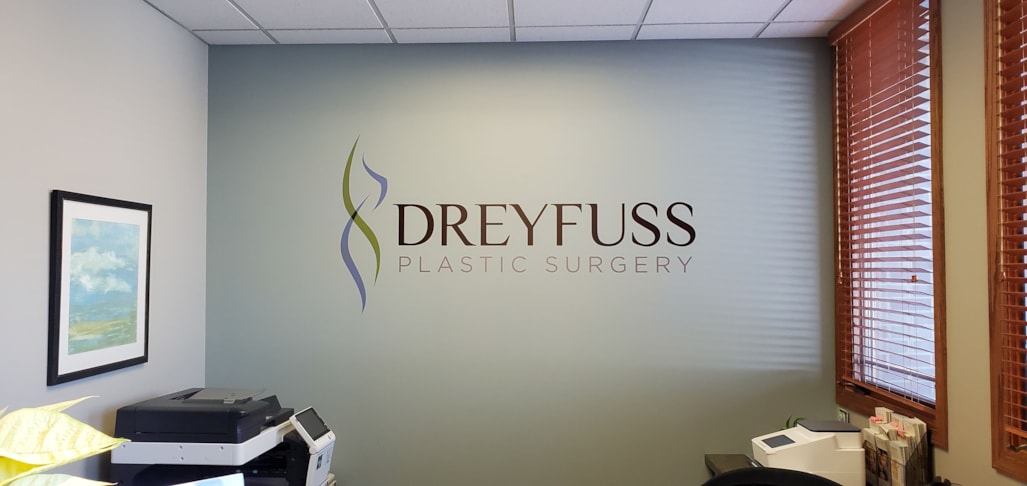 Wall Murals & Graphics