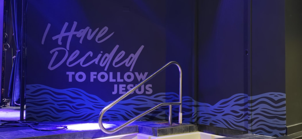 Wall Murals & Graphics