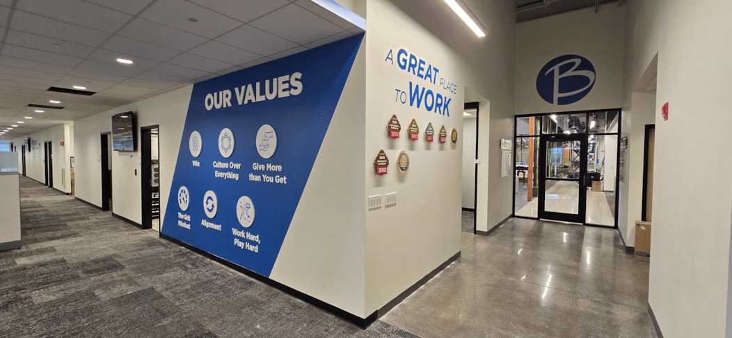 Wall Murals & Graphics