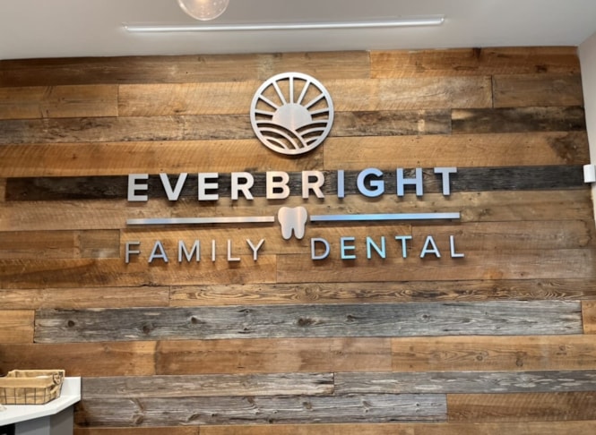 Wall Murals & Graphics