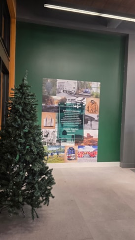 Custom Acrylic & Plastic Displays