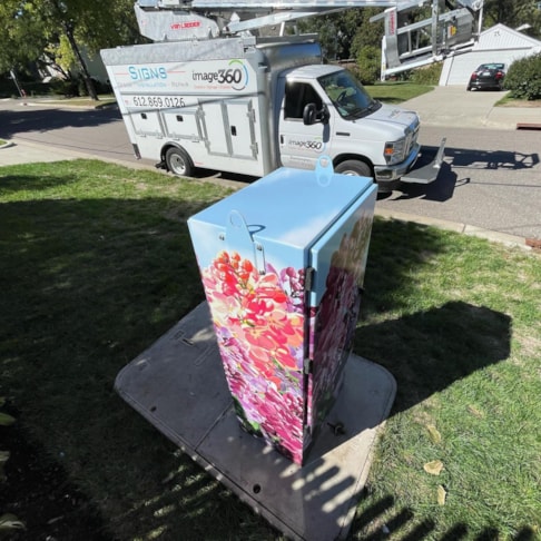 Custom Decals, Wraps & Lettering