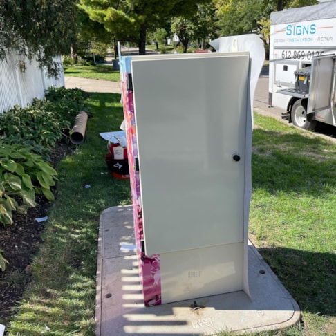 Custom Decals, Wraps & Lettering