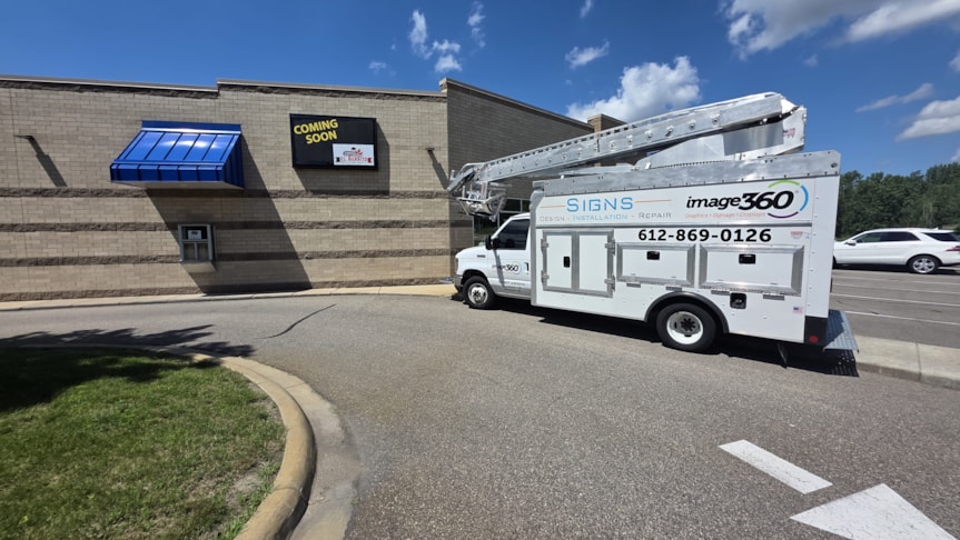 Grand Openings & Sales Signs