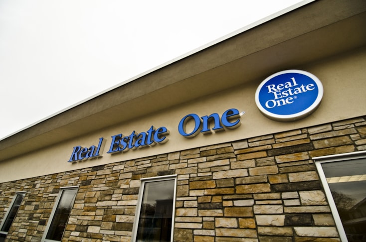 Storefront & Building Channel Letters