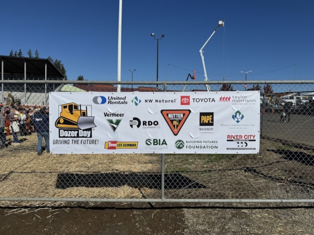 Fabric & Vinyl Outdoor Banners | Construction Signs