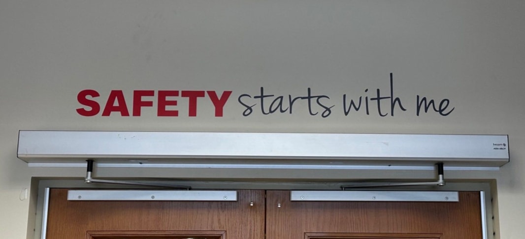 Wall Murals & Graphics