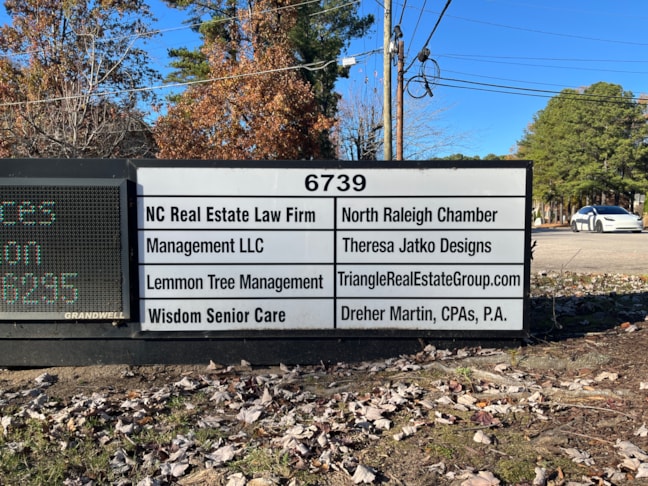 Monument Slats - The Suites at Falls - Raleigh, NC