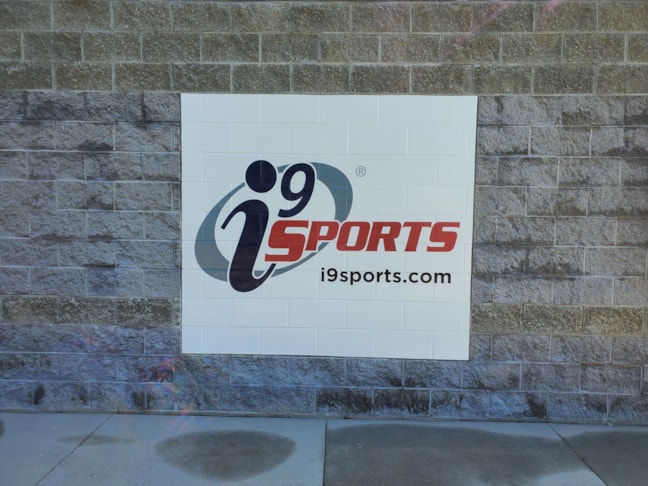 Wall Murals & Graphics