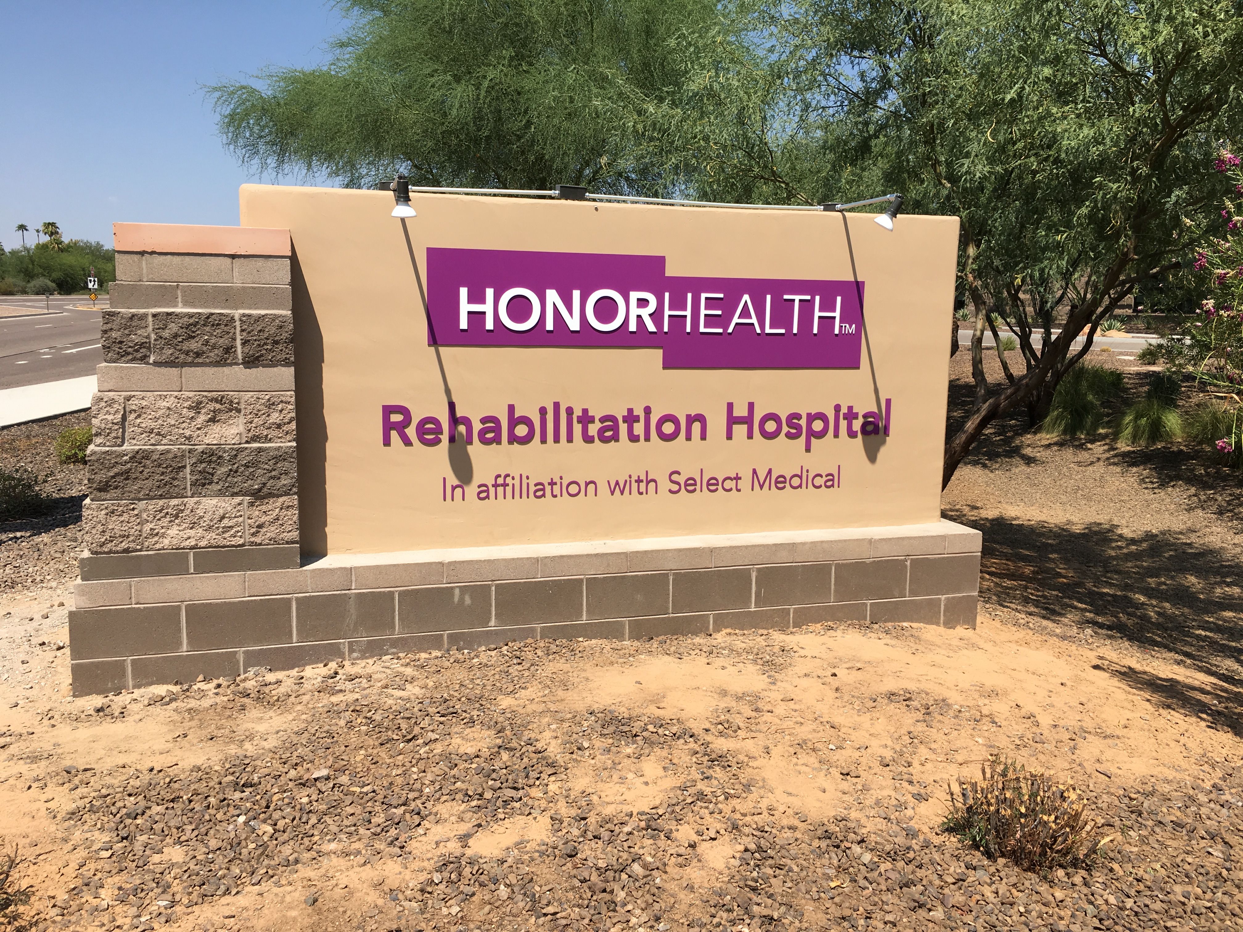 Architectural monument signage Honor Health