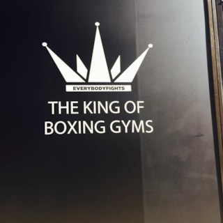 illuminated signs, marquee signs, vintage signs, neon signs