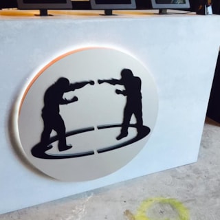 illuminated signs, marquee signs, vintage signs, neon signs