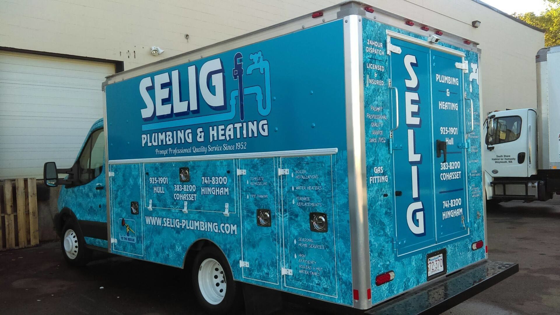 car wraps, box truck wraps, vinyl wraps, vehicle lettering