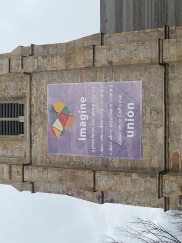 Large exterior mesh banner